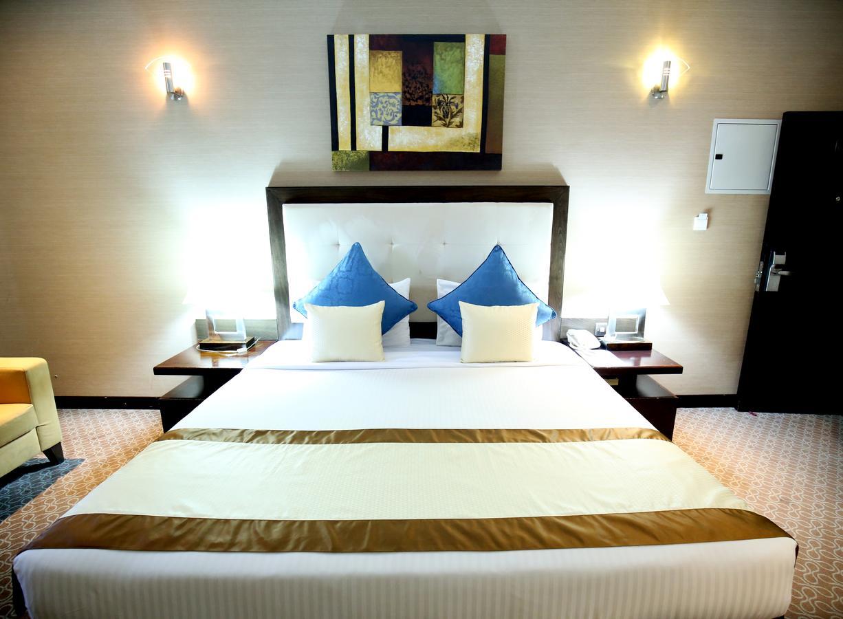 London Crown Hotel Dubai Exterior photo