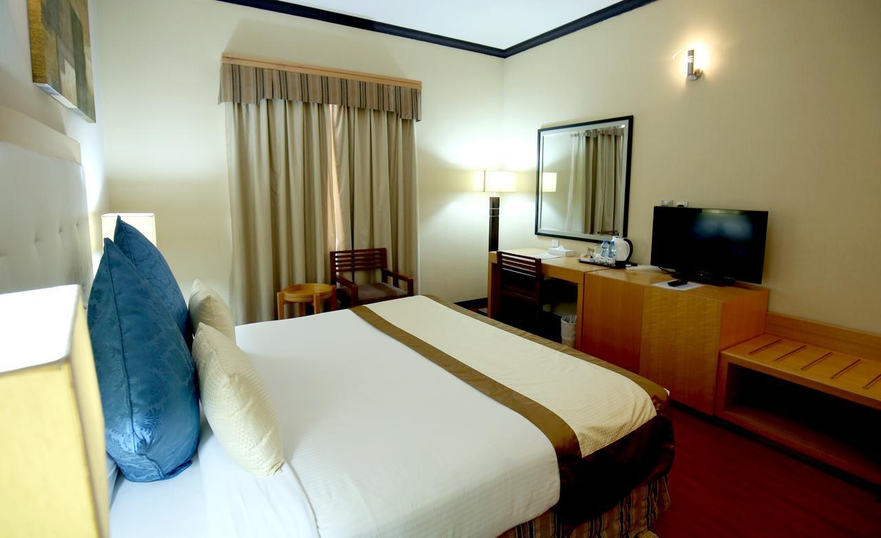 London Crown Hotel Dubai Exterior photo